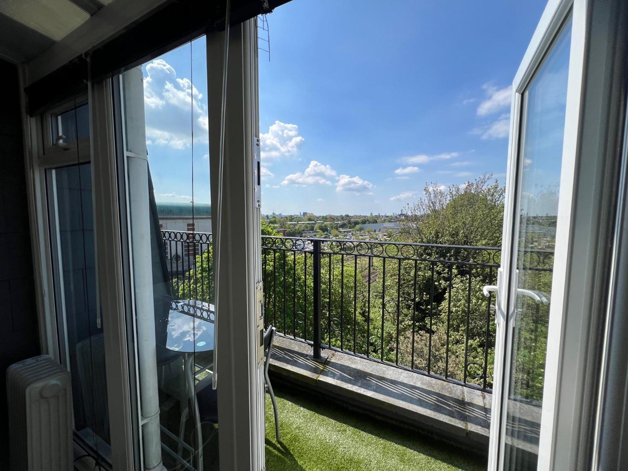 Comfy 2 Bedroom Apartments - Finchley Road, Londres Extérieur photo