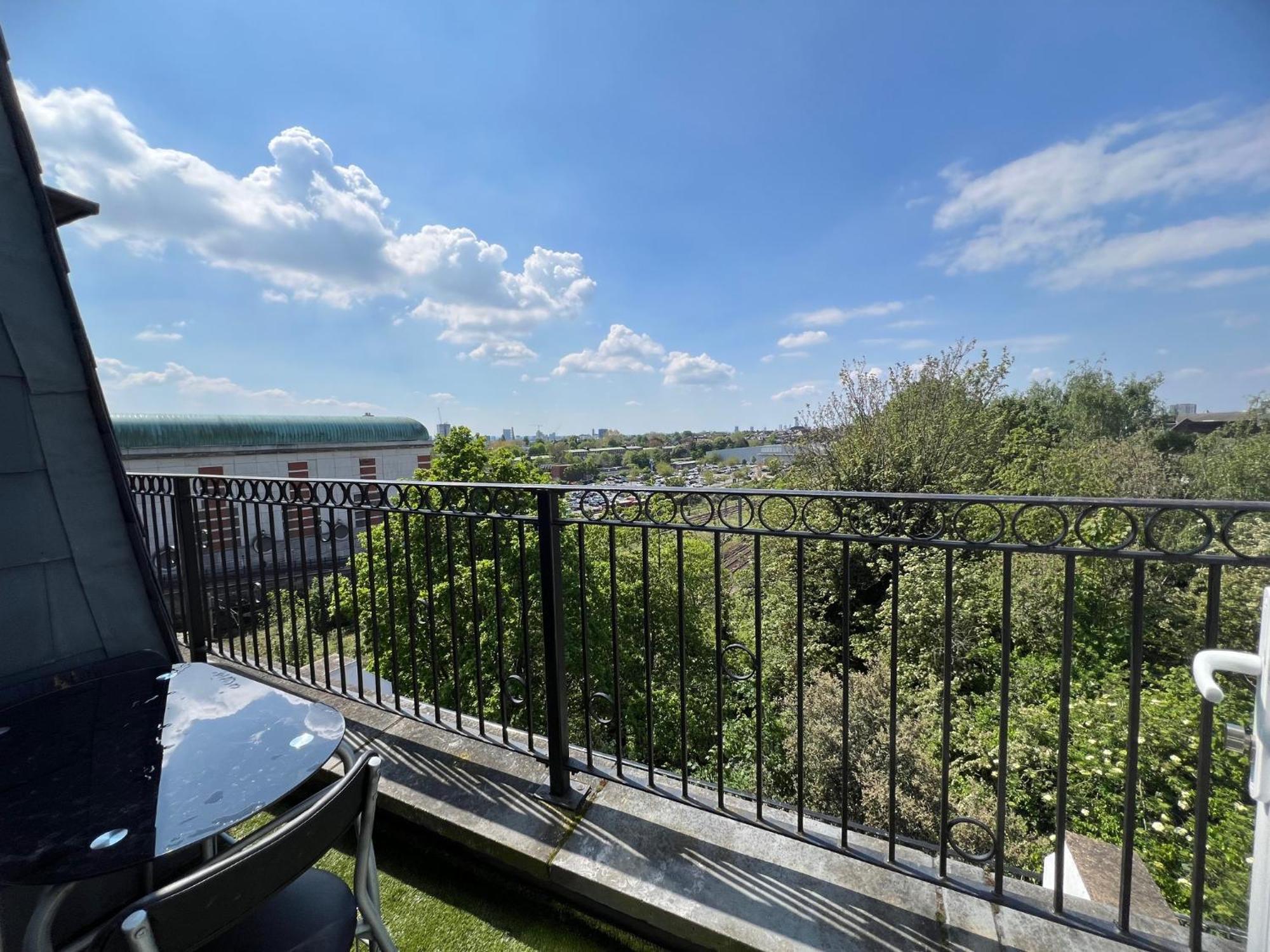 Comfy 2 Bedroom Apartments - Finchley Road, Londres Extérieur photo